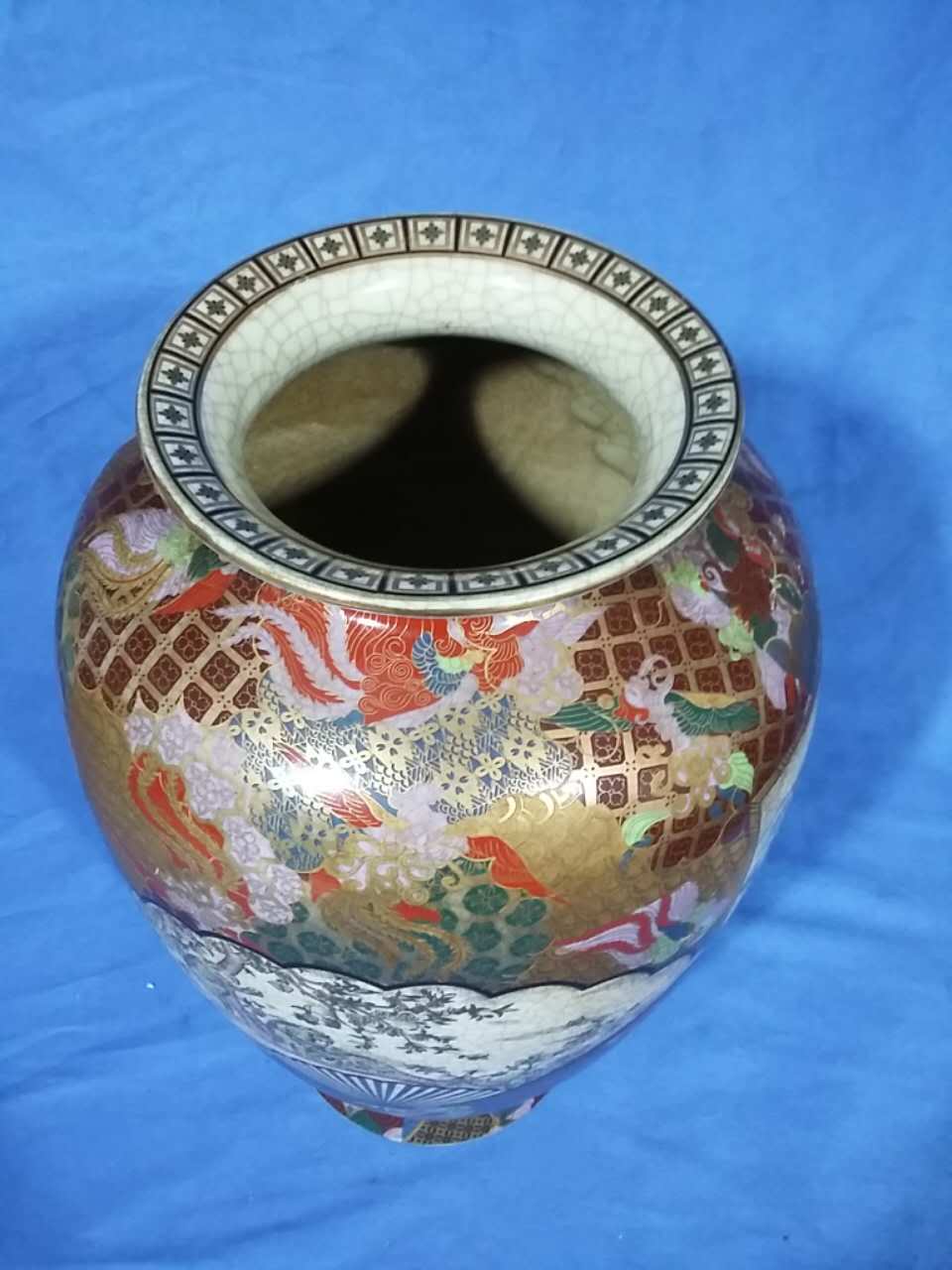 粉彩描金萨摩烧开光大瓶 第 3 张图片